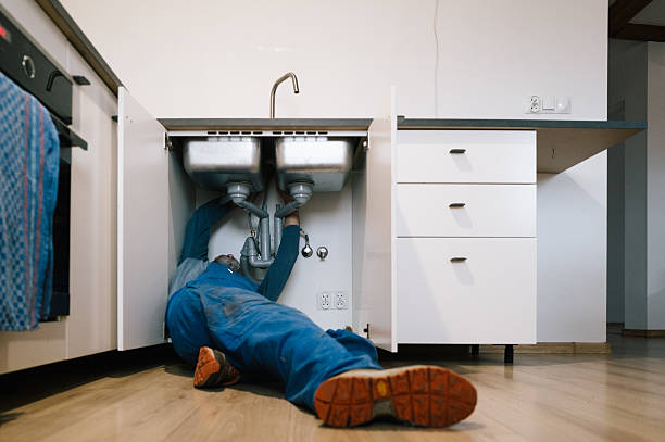 Professional Leak Detection technician working in LaBelle, FL